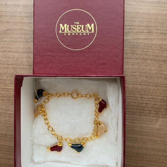NEW Museum Shop Shoe Bracelet - Picture 3 of 3